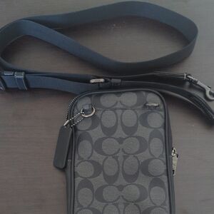 Coach Men’s Black Signature Logo Crossbody Pouch